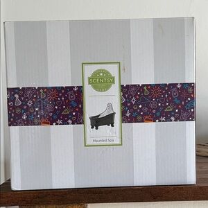 Scentsy Haunted Spa Warmer with Purple and Green Accents